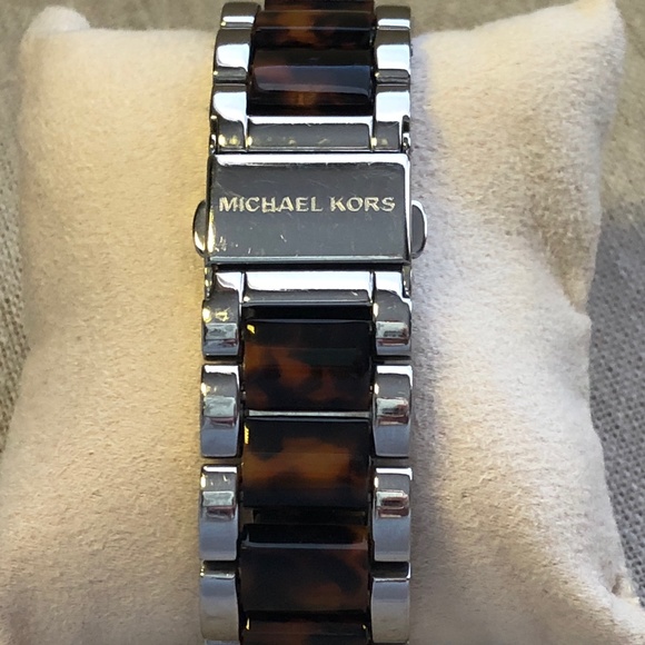 MICHAEL KORS acetate tortoiseshell rectangular watch - Picture 5 of 16